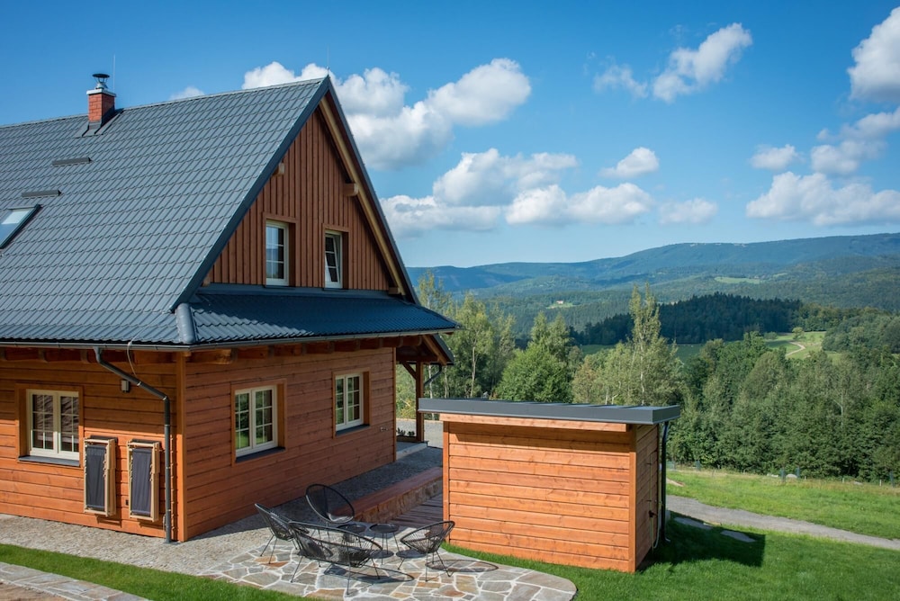 Villa photo 3