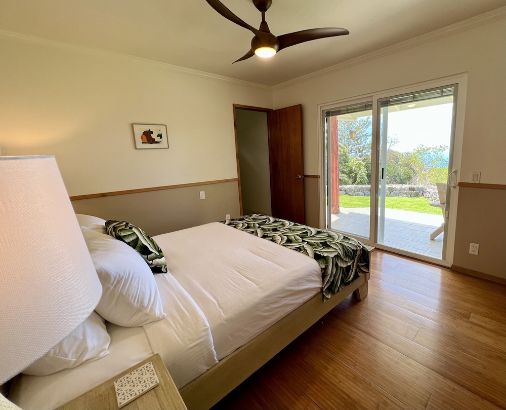 Deluxe Suite, 1 Queen Bed, Ocean View photo 2