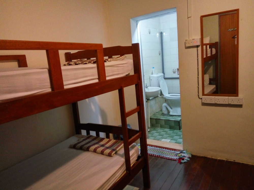1 Bed Mix Dorm, Shared Bathroom (6 bedded) photo 2