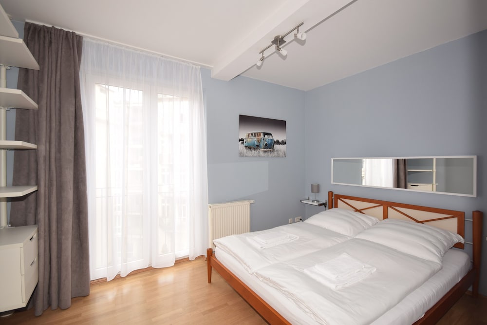 Parkview Deluxe Apartment  - Veteranenstrasse 10 photo 1