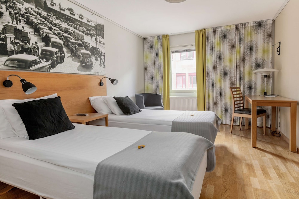 Standard Room, 2 Twin Beds, Non Smoking - Photo 10