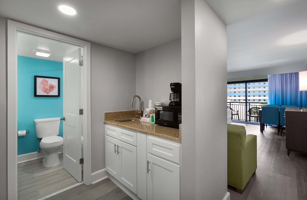 Oceanfront Room - Photo 2