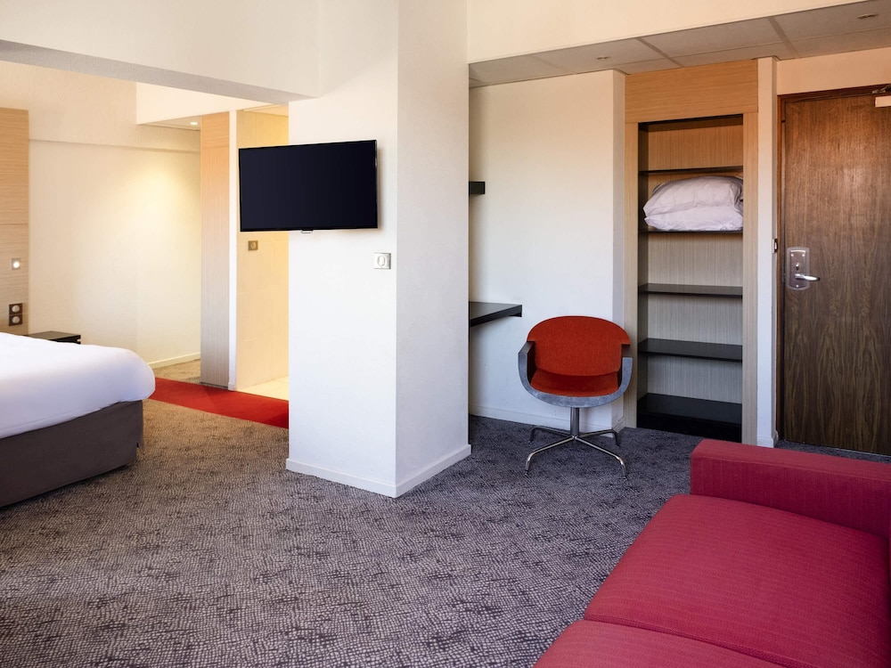 Standard Suite, Multiple Beds - Photo 6