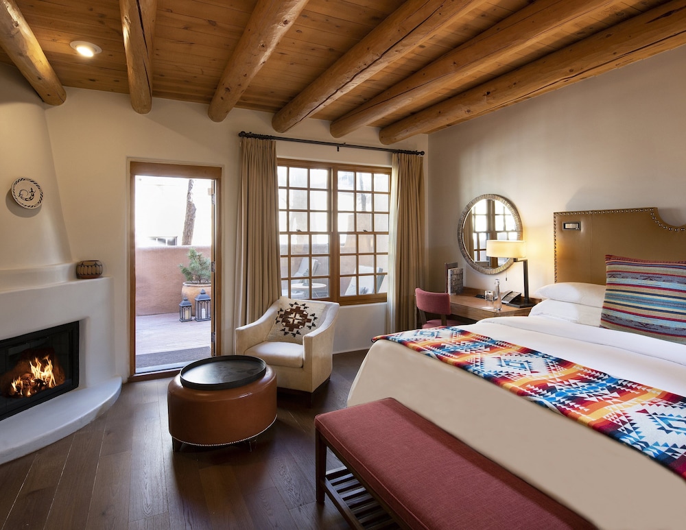 Deluxe Room, 1 King Bed