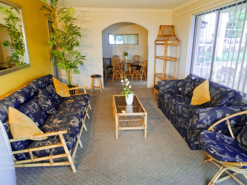 Premier Family Apartment, 2 Bedrooms (1 Queen, 1 Tri-bunk and 1 Sofa bed) photo 1
