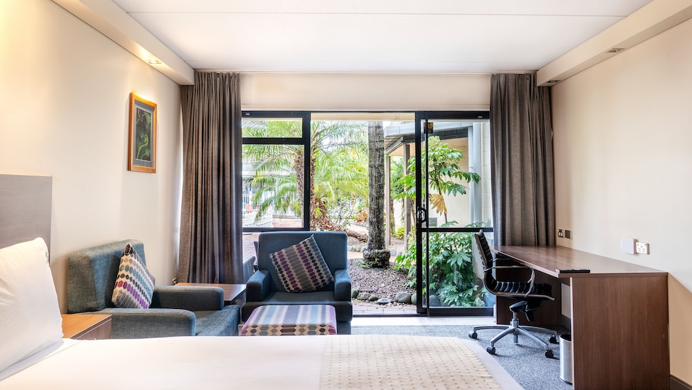 Standard Room, 1 King Bed, Garden View - Photo 1