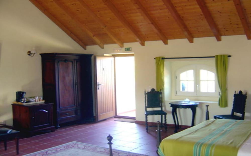 Dove Cote Suite (1st Floor, Max 6 Guests) photo 2