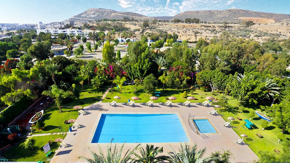 Senior Suite, Balcony, Pool View photo 3
