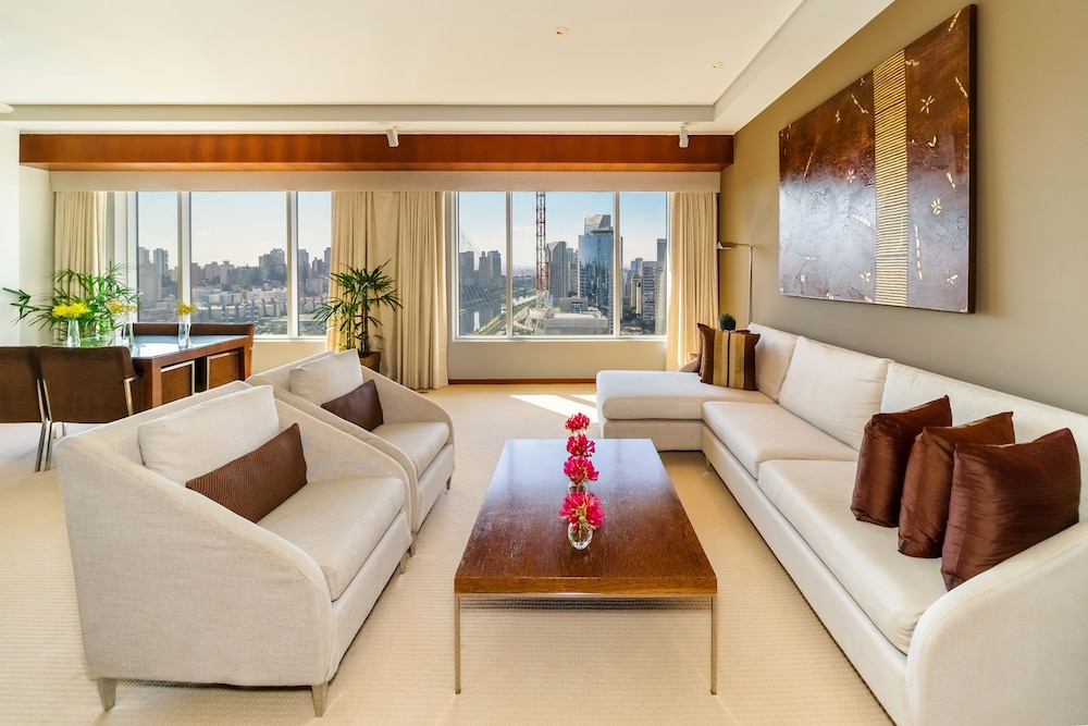 Diplomatic Suite