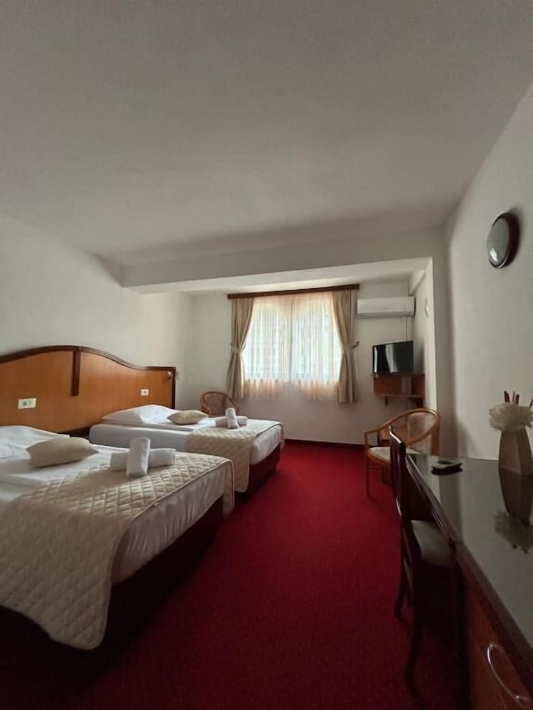 Room, Courtyard View photo 1