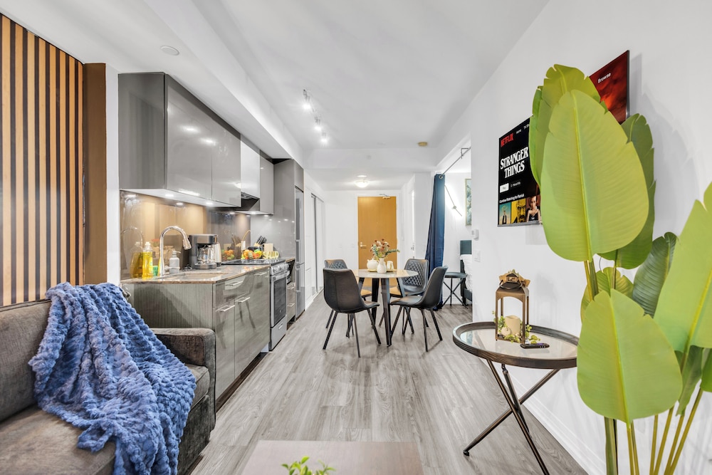 Panoramic Suite, 2 Bedrooms, Balcony, Lake View, photo 6