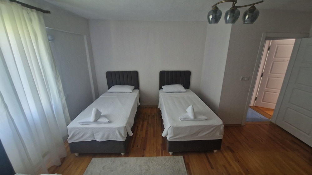 Standard Twin Room photo 3