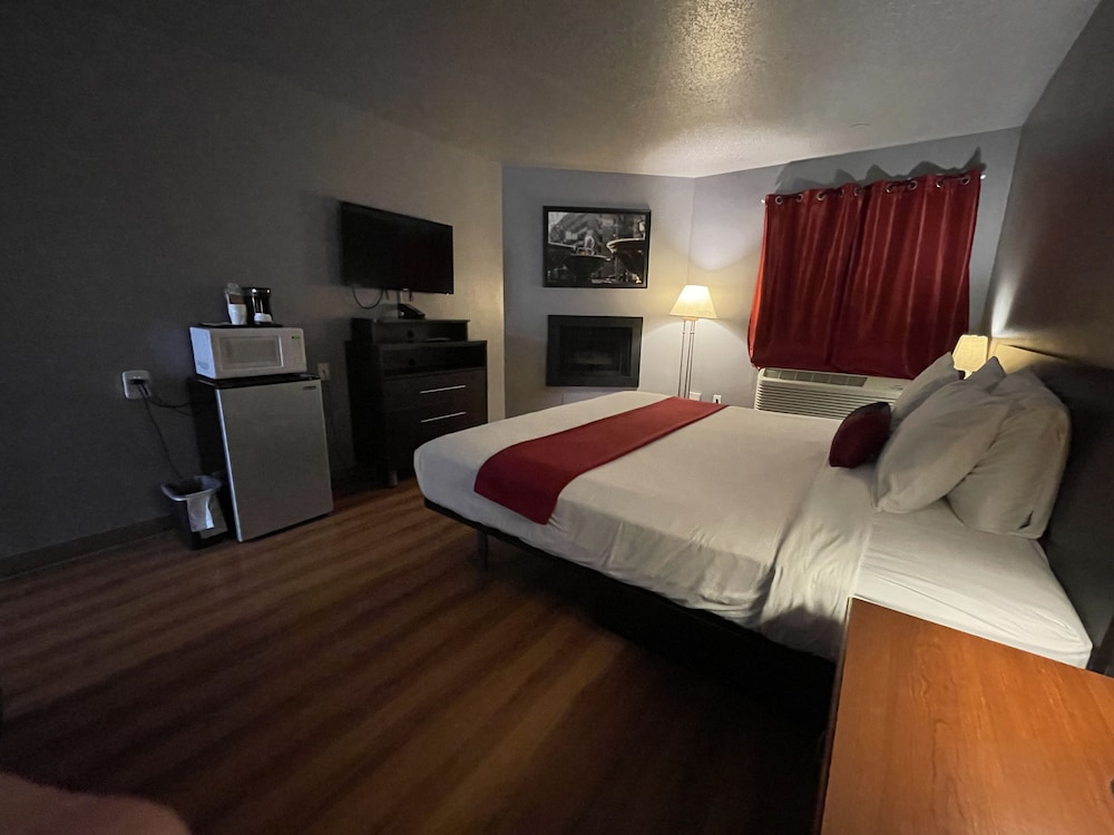 Suite, 1 King Bed (Executive Suite) photo 3
