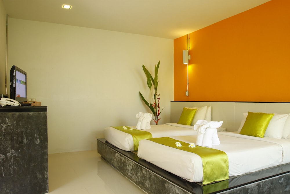 Deluxe Room - Photo 5