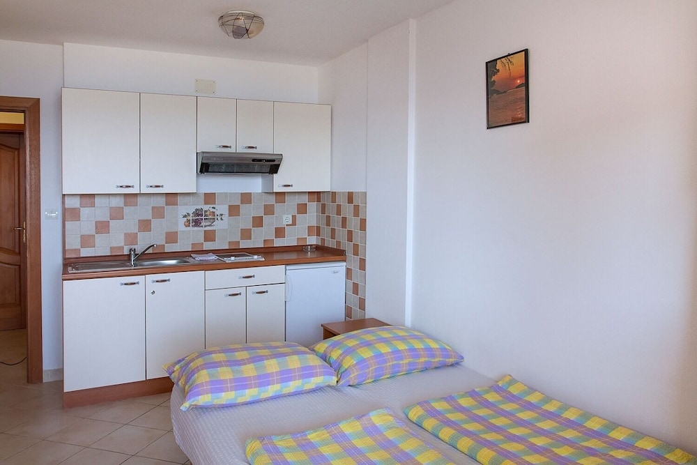 Apartment (Super - 50 m from pebble beach - A6 A) photo 2