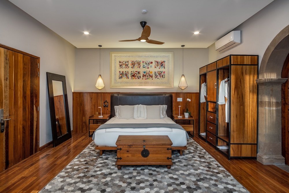 Deluxe Room, 1 King Bed