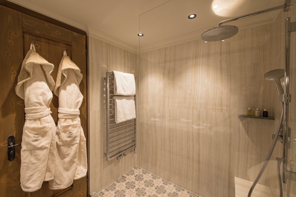 Deluxe Junior Suite Mountain View - Photo 3