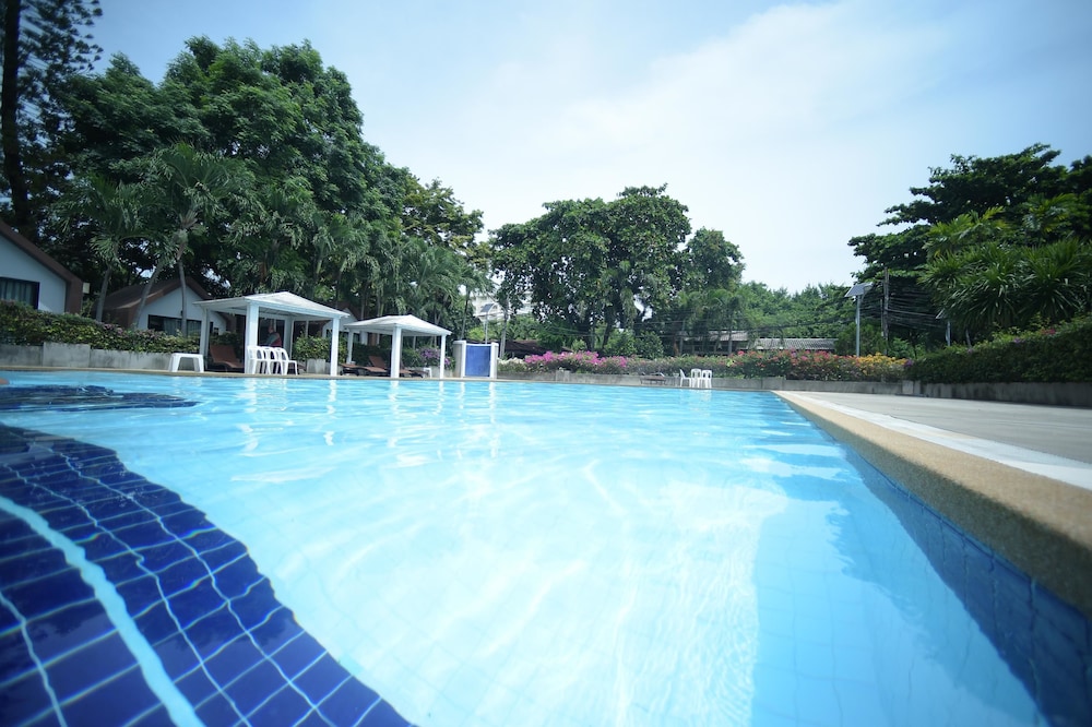 Deluxe Double or Twin Room, 1 King Bed, Balcony, Garden Area photo 3