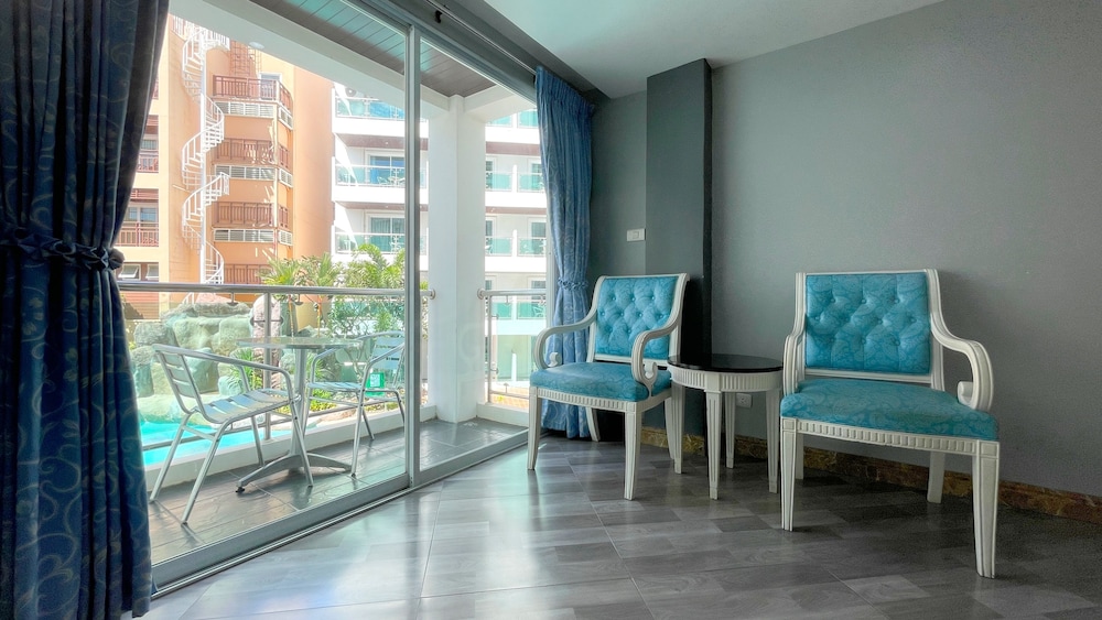 Deluxe Triple Room, Pool View - Photo 10