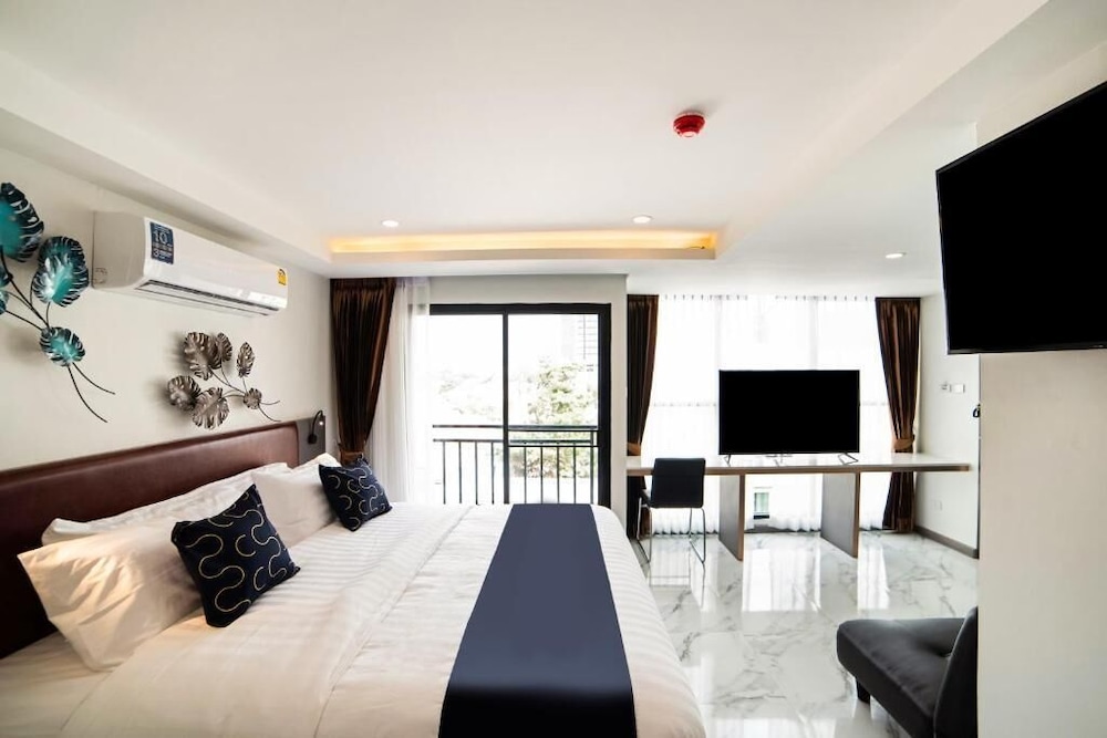 Deluxe Double Room photo 3