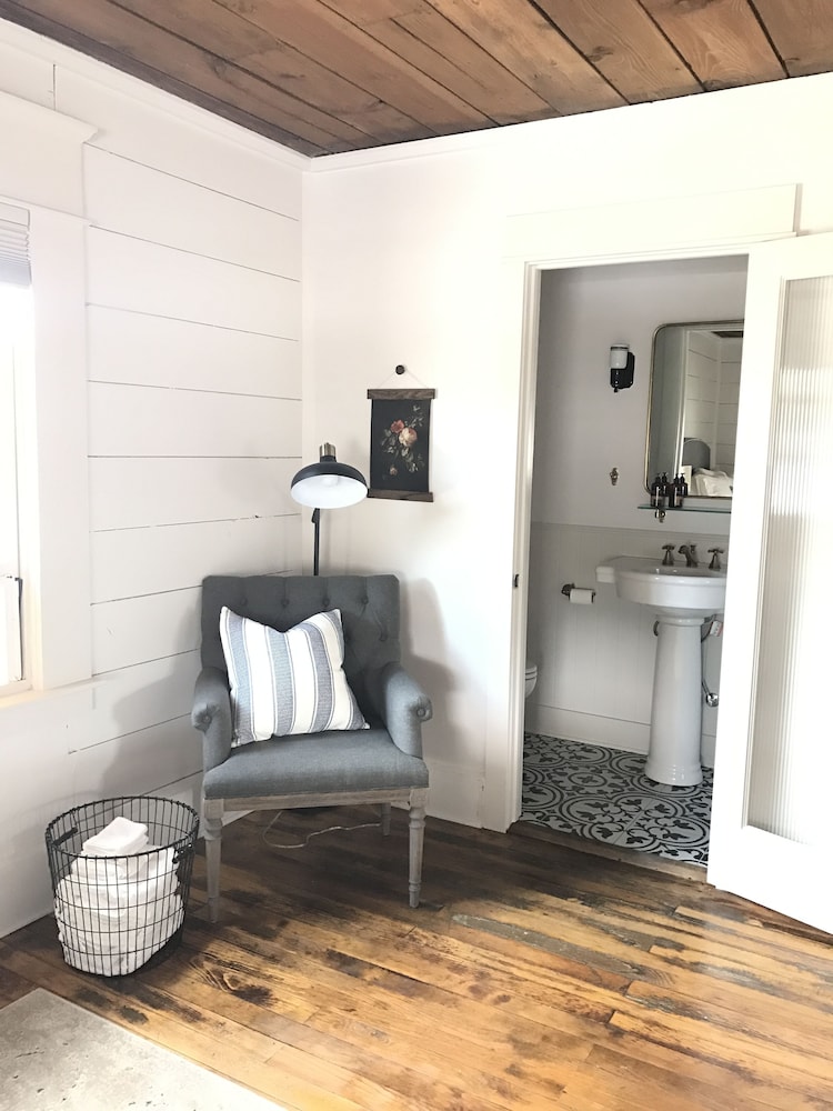 Deluxe Double Room, 2 Bedrooms photo 2