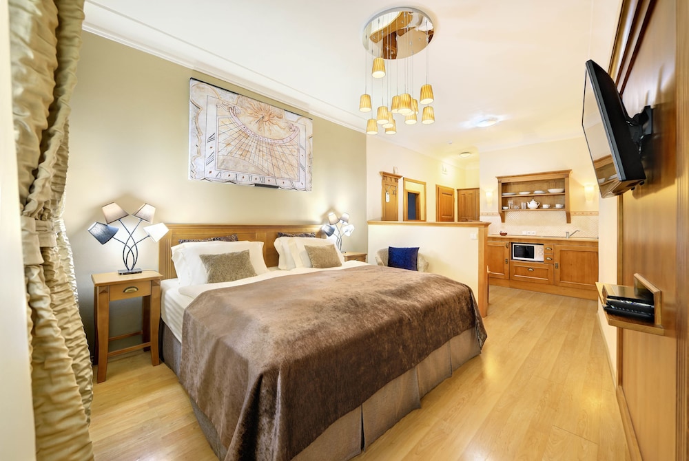 7 Ground Floor Studio Apartment