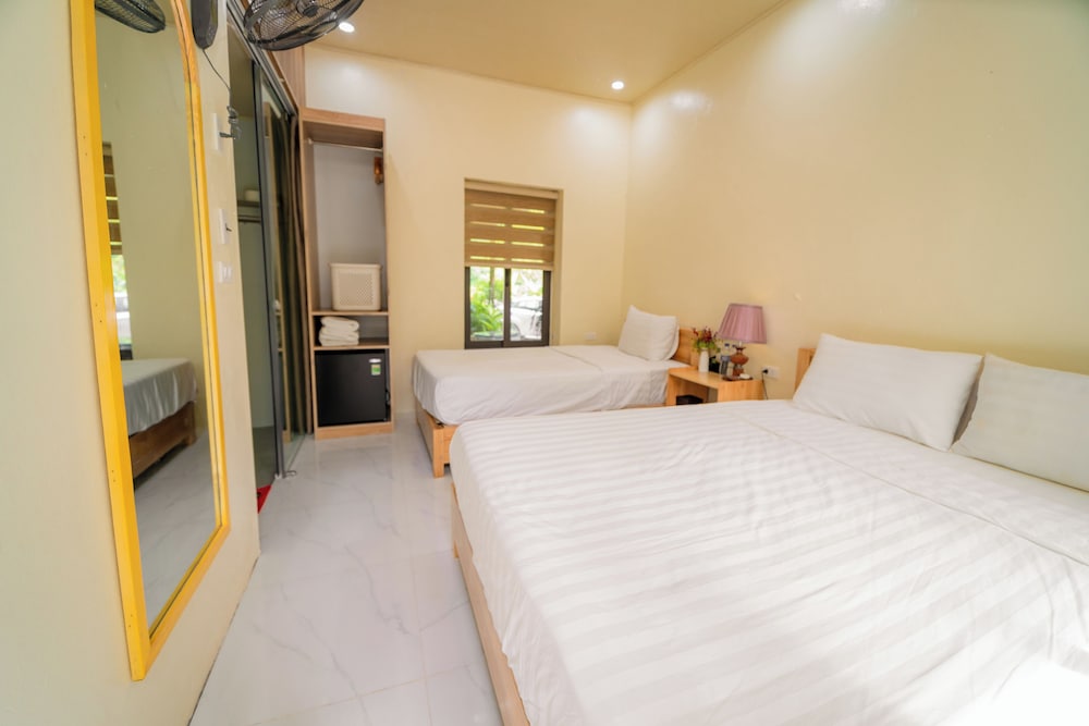 Standard Triple Room, Non Smoking, Pool View photo 2