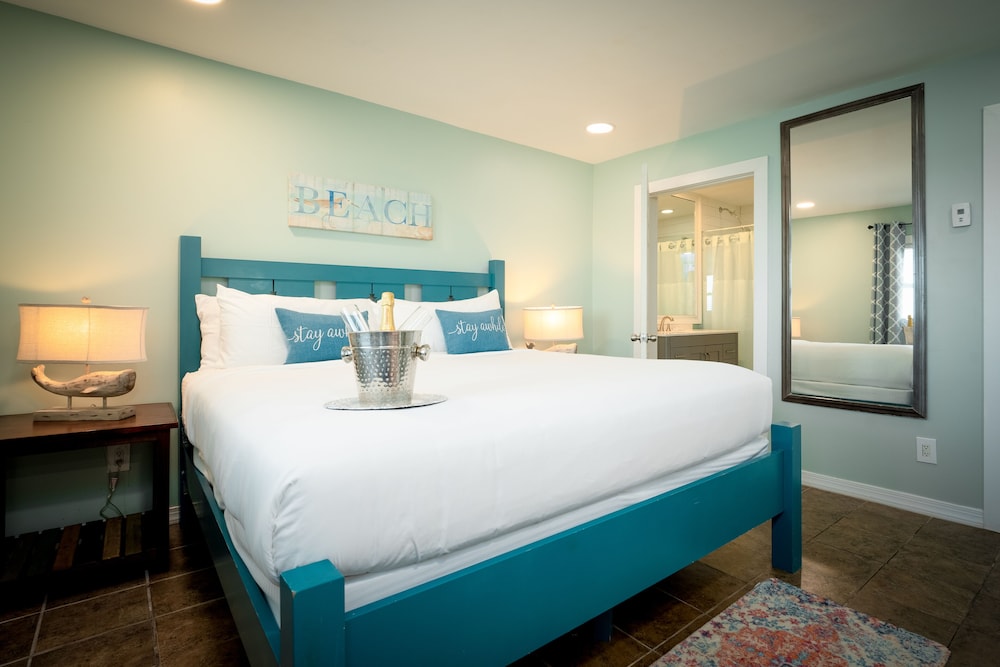 Premium Ocean View Bungalow King with Kitchenette