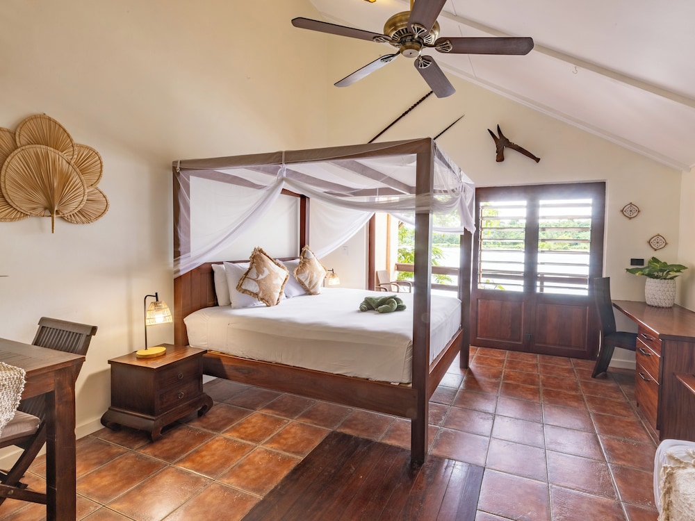Studio Suite, Sea View, Beachside photo 2