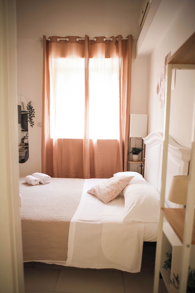 Economy Double Room photo 3