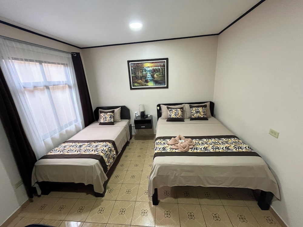 Basic Twin Room photo 2