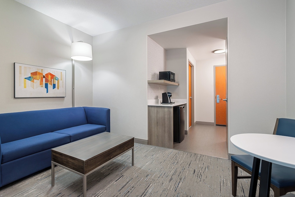 Suite - Photo 2