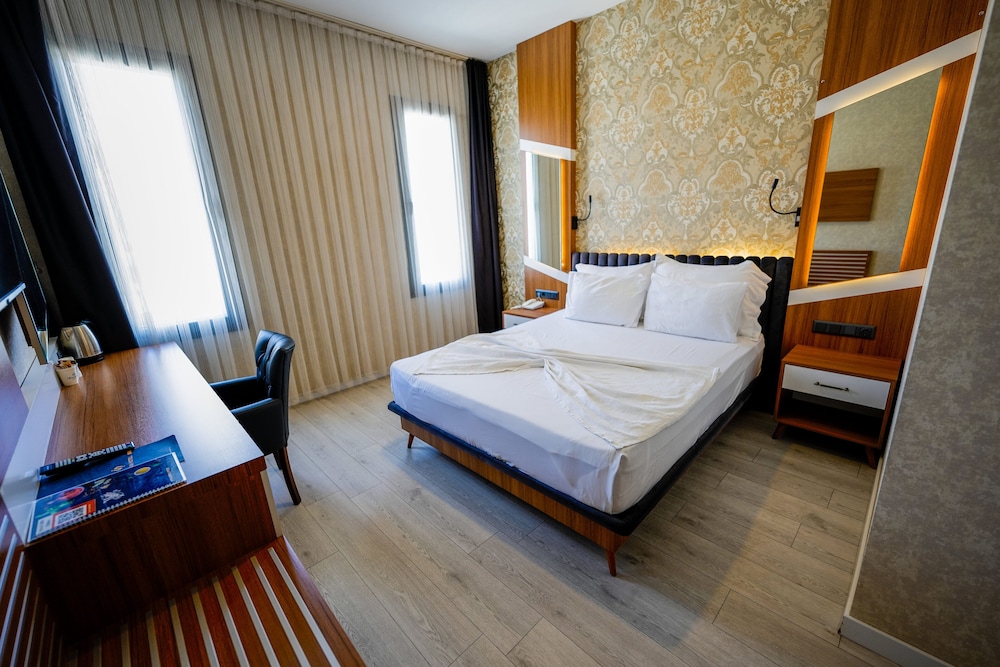 Standard Double or Twin Room - Photo 2