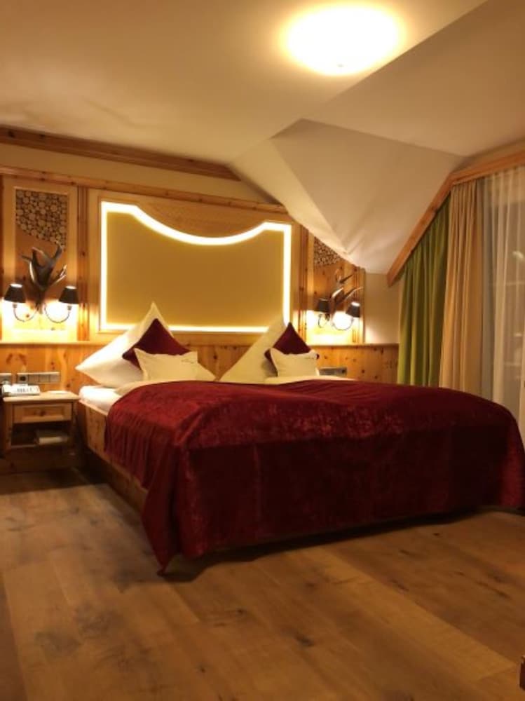 Deluxe Suite - Photo 1