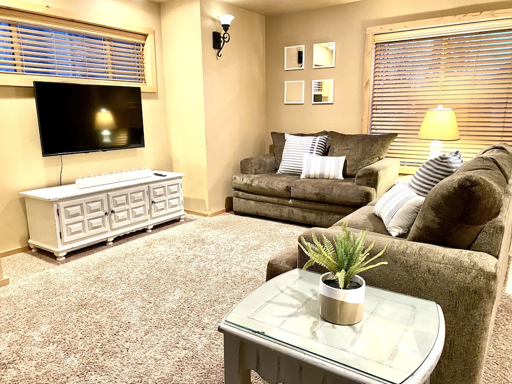 Superior Apartment, Accessible, Private Bathroom (9-Downstairs/No Pets) photo 1