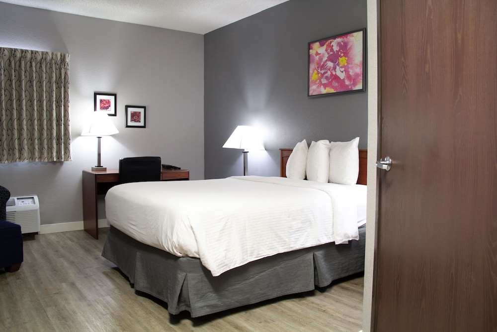 Superior Room, 1 King Bed - Photo 4
