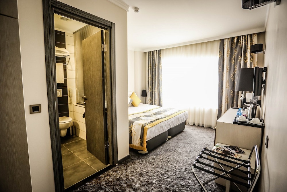 Economy Double Room, 1 Bedroom, Smoking photo 3