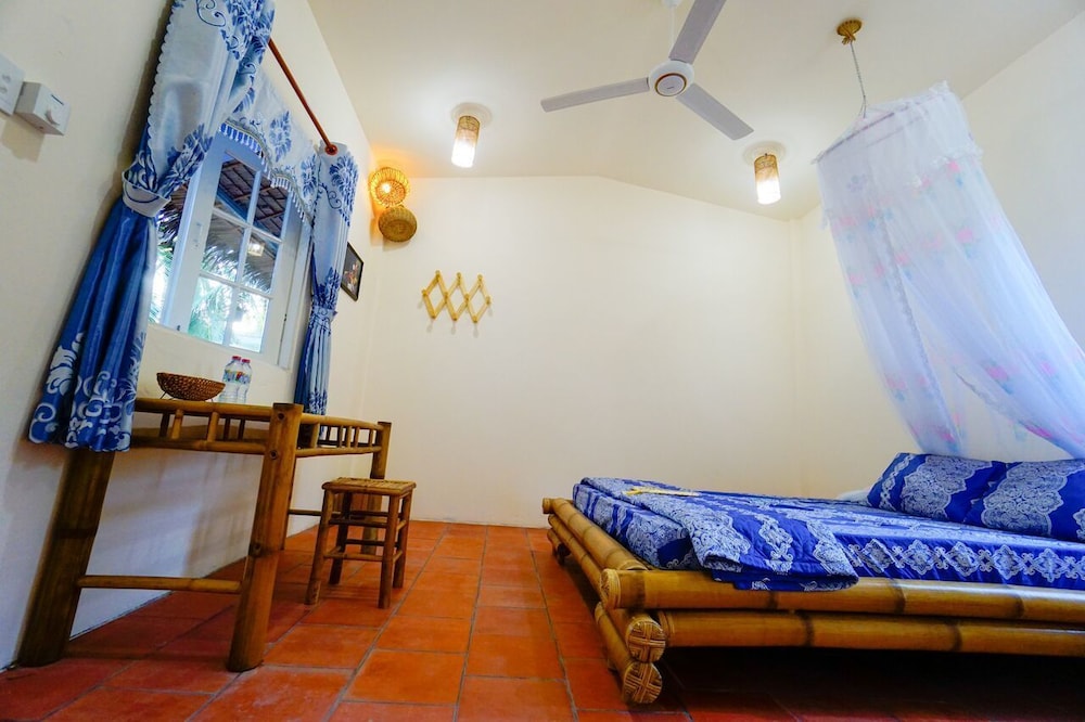 Bungalow, River View photo 1