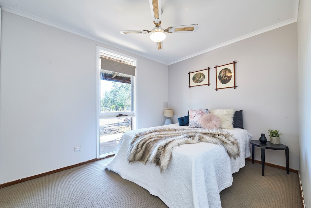 Family House, 2 Bedrooms, Hill View