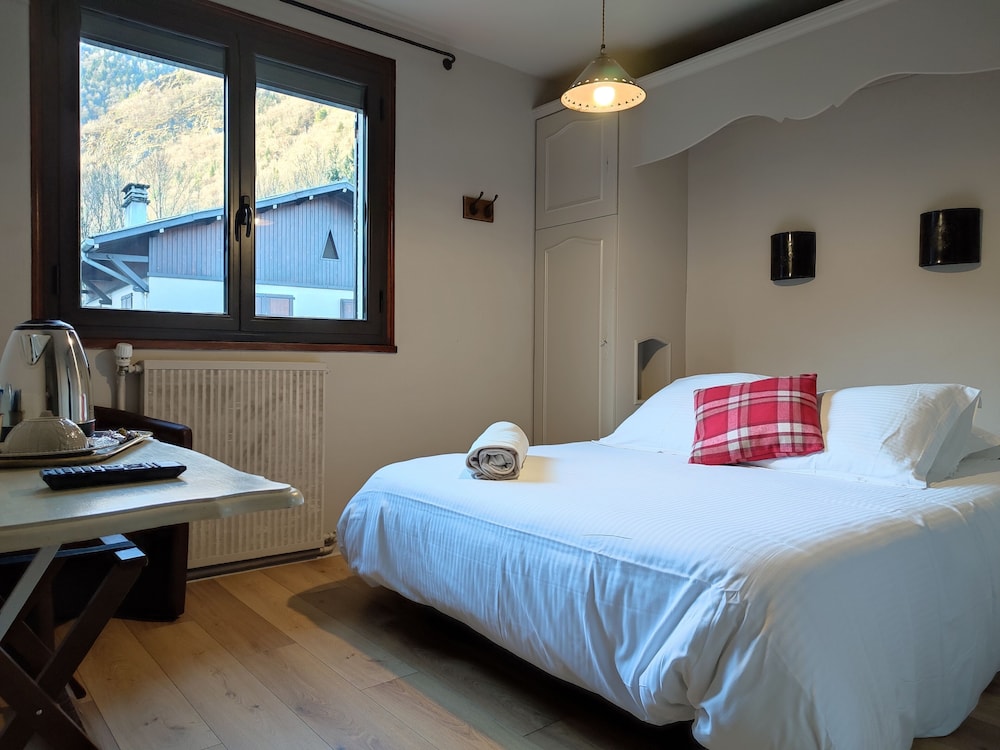 Standard Double Room photo 3