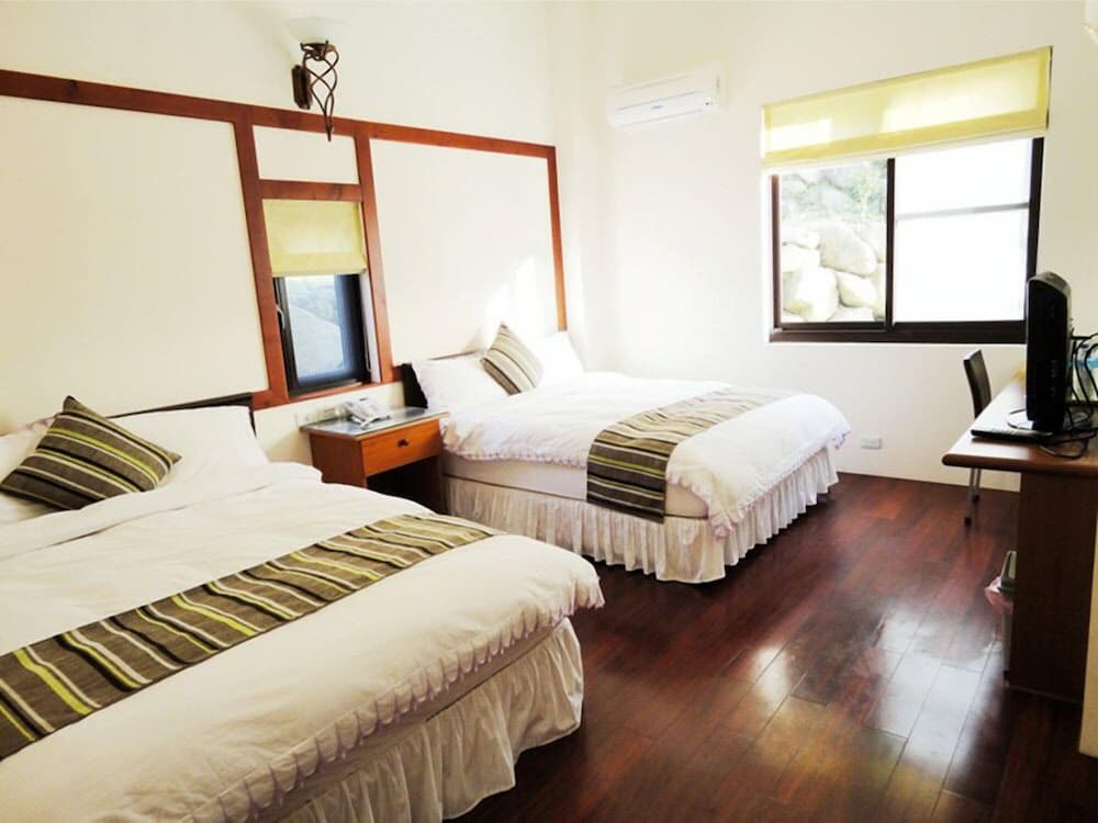 Quadruple Room, 2 Double Beds, Non Smoking photo 1