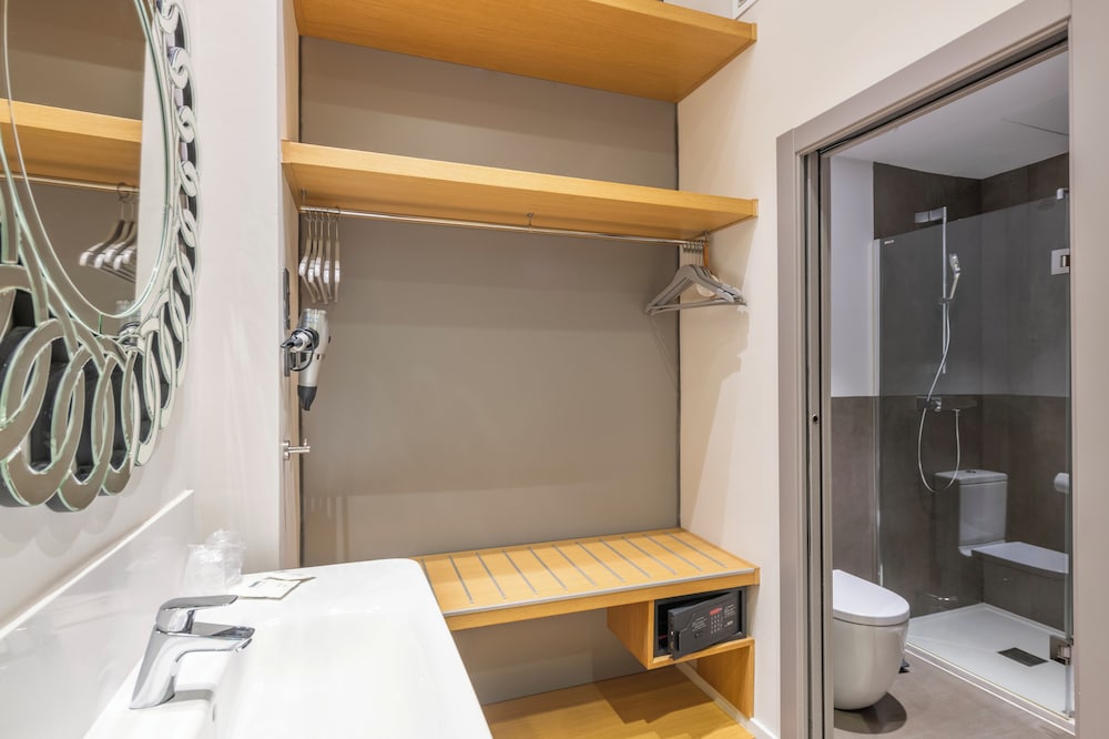 Standard Double Room (Interior Patio View) photo 2