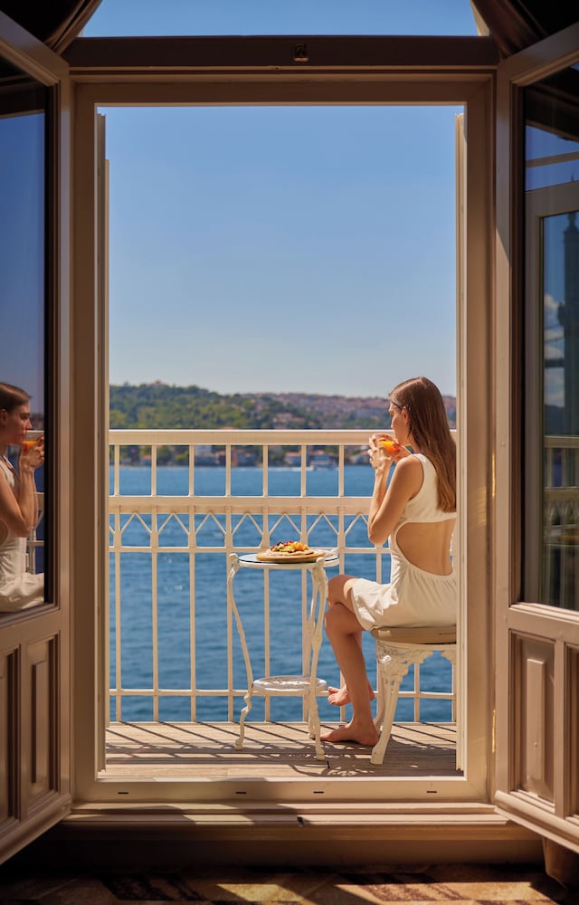 Penthouse Bosphorus Suite thumbnail 5