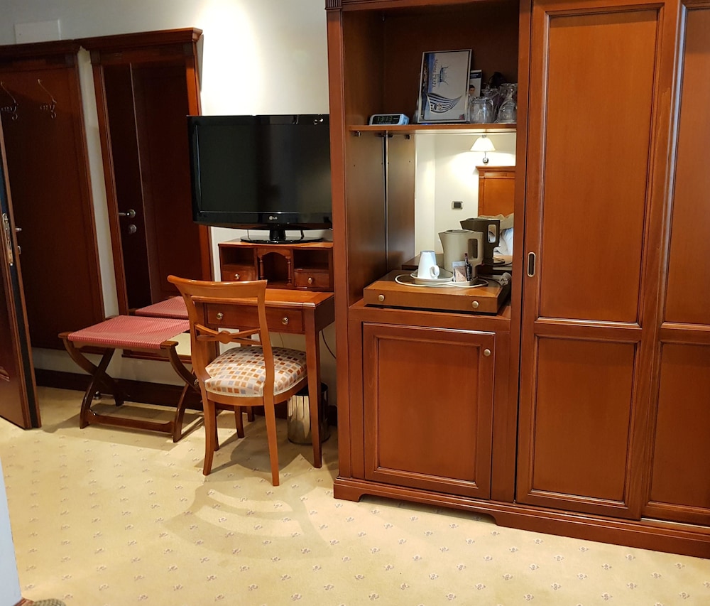 Deluxe Room, 1 Twin Bed, Accessible (Quiet Location) photo 1