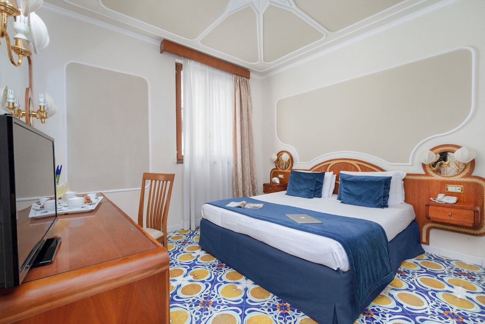 Standard Double Room - Photo 3
