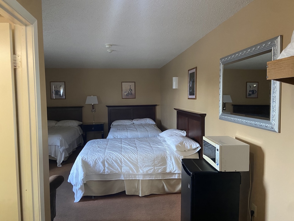 Family Room, 3 Double Beds with 1 Sofa Bed