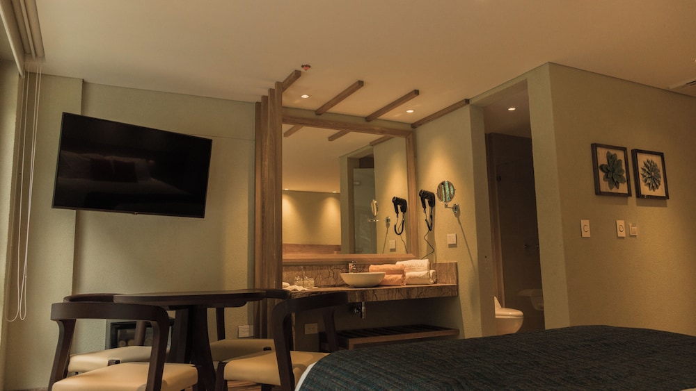 Premium Double Room, Private Bathroom photo 3