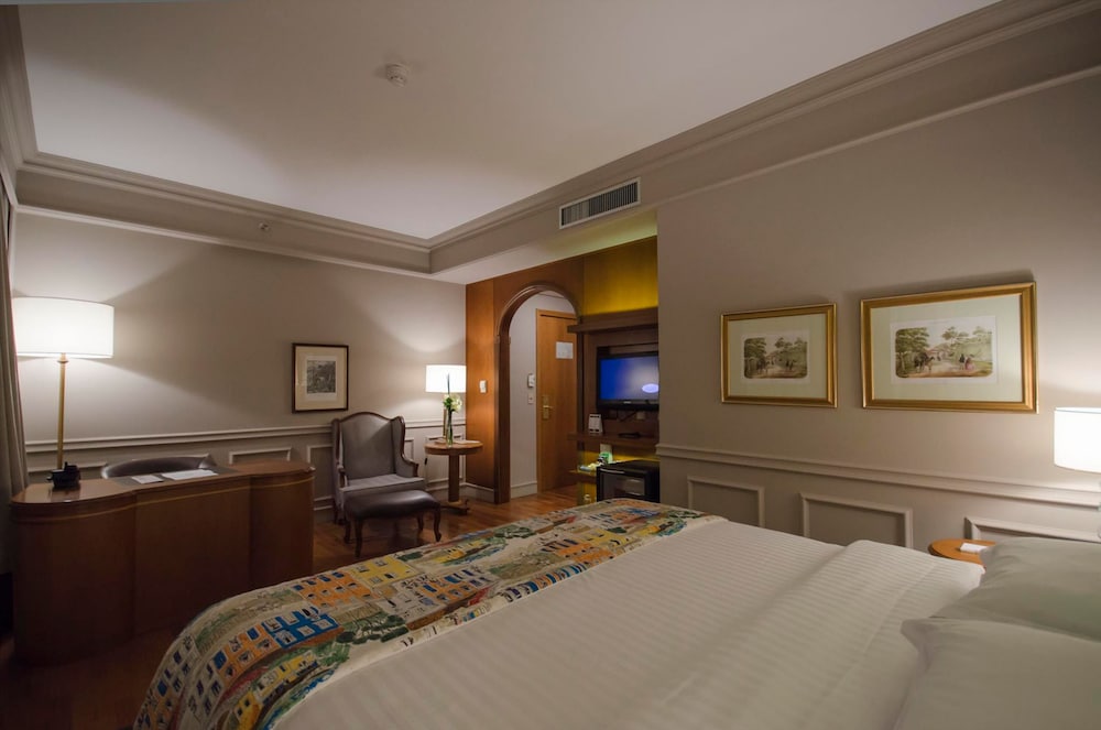 Superior Twin Room thumbnail 5