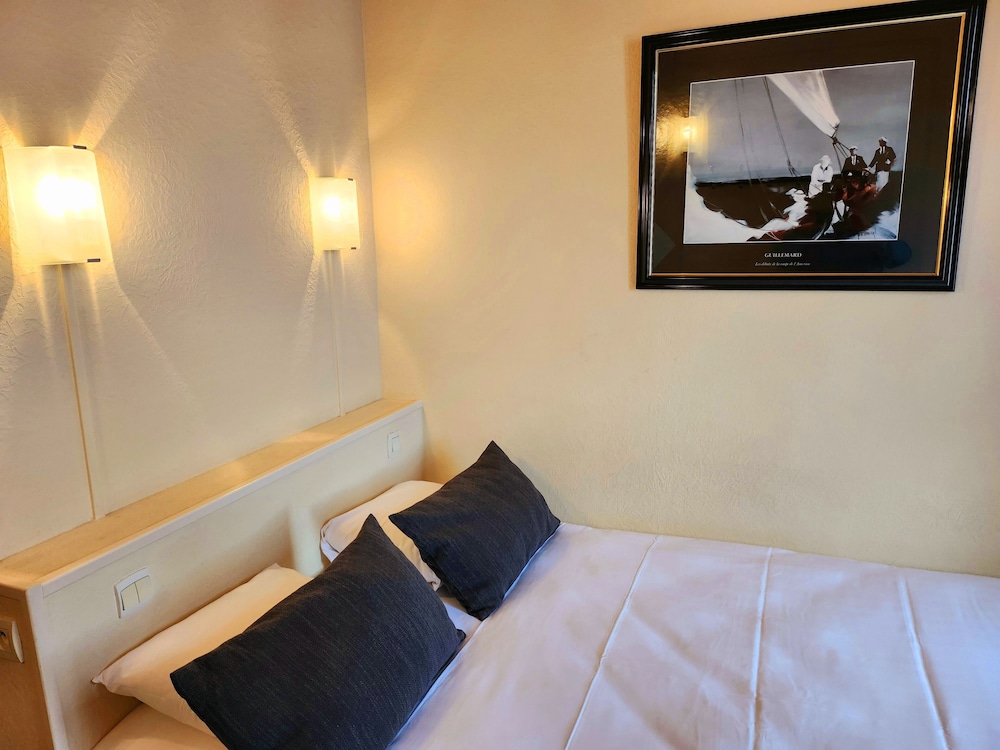 Economy Single Room, 1 Bedroom photo 2