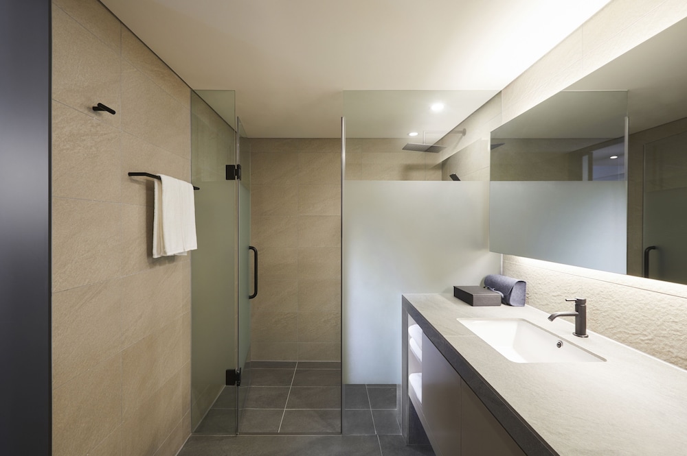 Deluxe Double Room, Mountain View (Indoor Pool Access for 2/ Once per night) - Photo 5